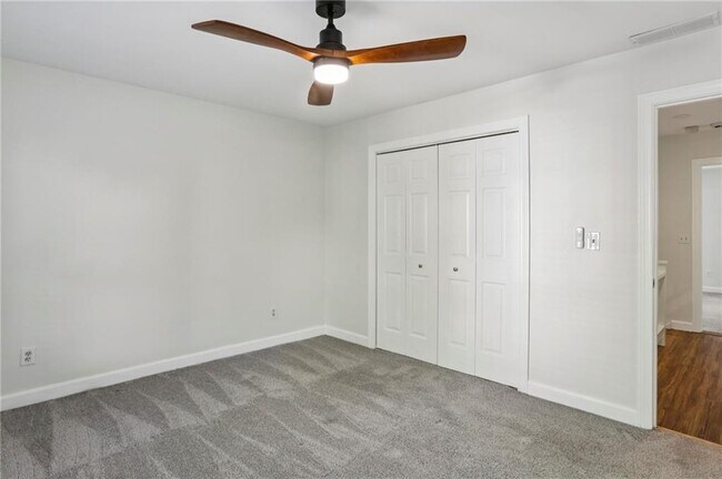 Building Photo - 1536 Oak Grove Rd