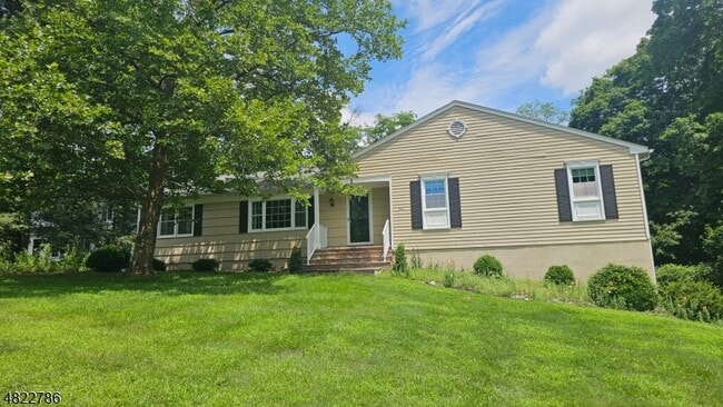 Primary Photo - 1 Birch Dr