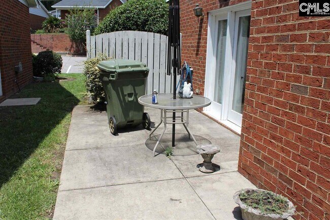 Building Photo - 107 Walden Ct