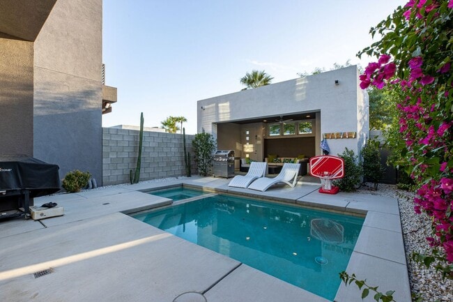 Building Photo - 2707 Majestic Way