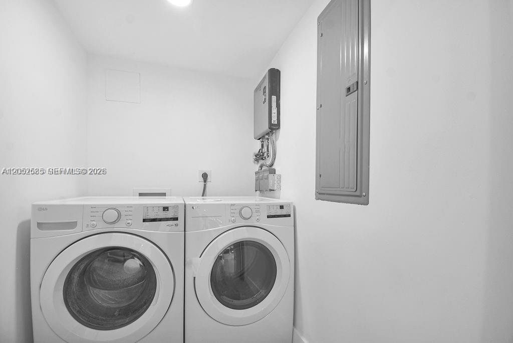 Building Photo - 7902 SW 67th Ave