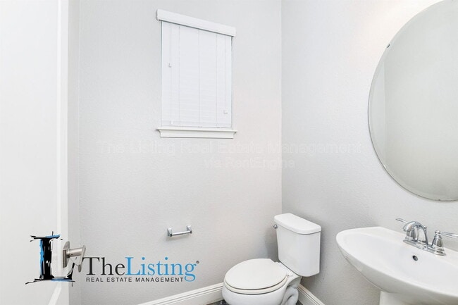 Building Photo - 8555 Pinter St