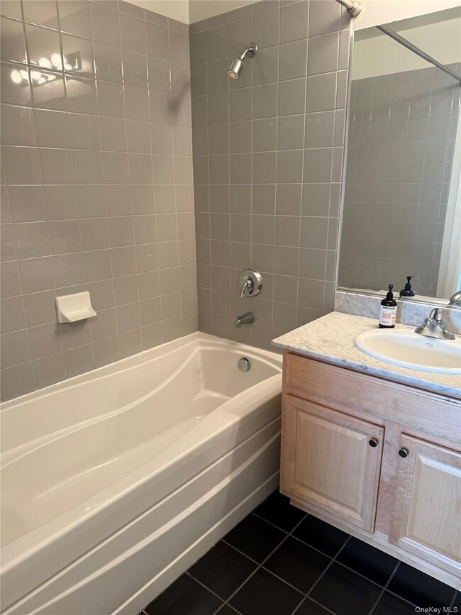 Building Photo - 3203 Leeward Dr