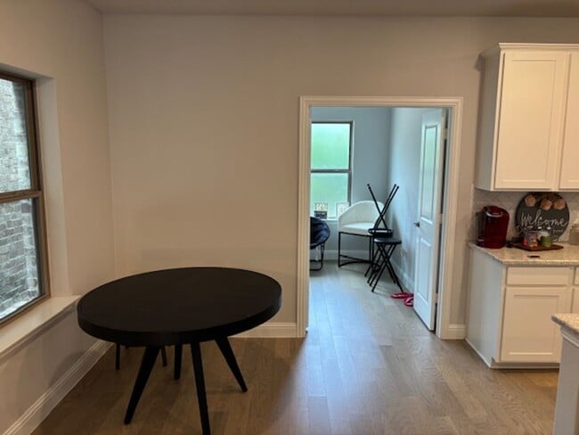 Building Photo - 131 Peach Orchard Ln