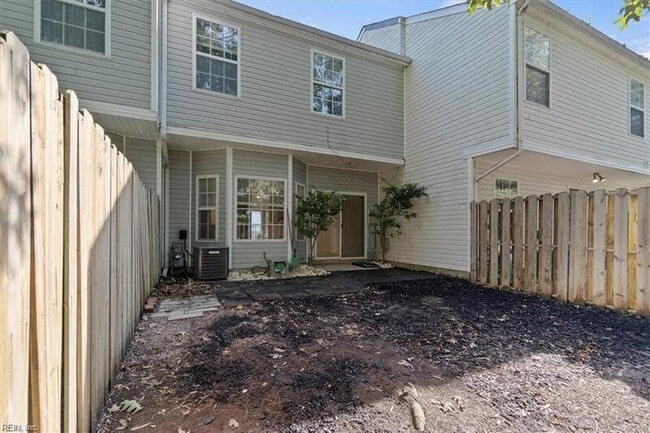 Building Photo - 4975 Kemps Lake Dr