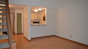 Building Photo - 1002 N Sunnyvale Ln