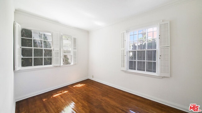 Building Photo - 1284 S Beverly Glen Blvd