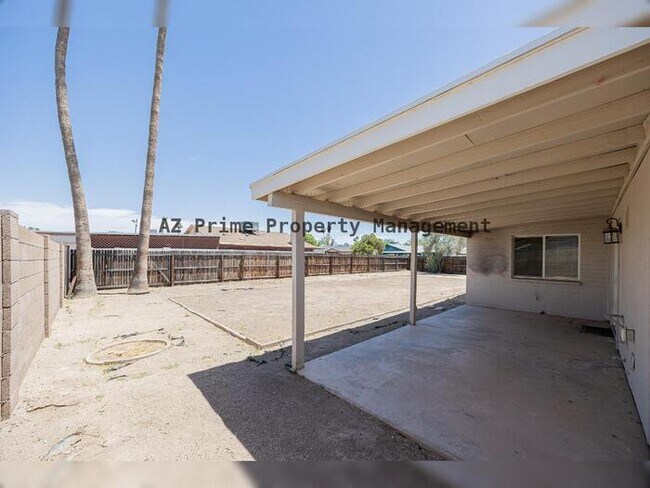 Building Photo - 5849 S College Ave