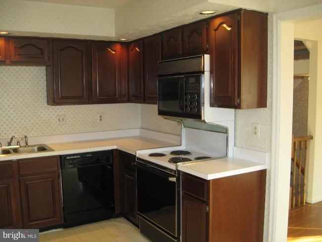 Building Photo - 4485 Regalwood Terrace