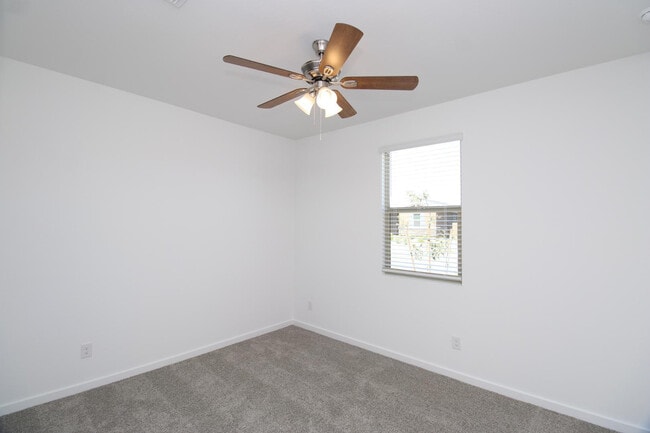 Building Photo - 16067 W El Cortez Pl