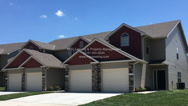Building Photo - Discover The Possibilies of Eagle Creek Townhomes!