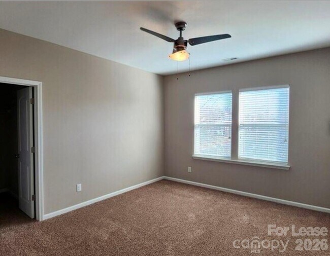 Building Photo - 317 Montibello Dr