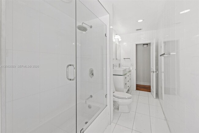 Building Photo - 15221 SW 82nd Ave