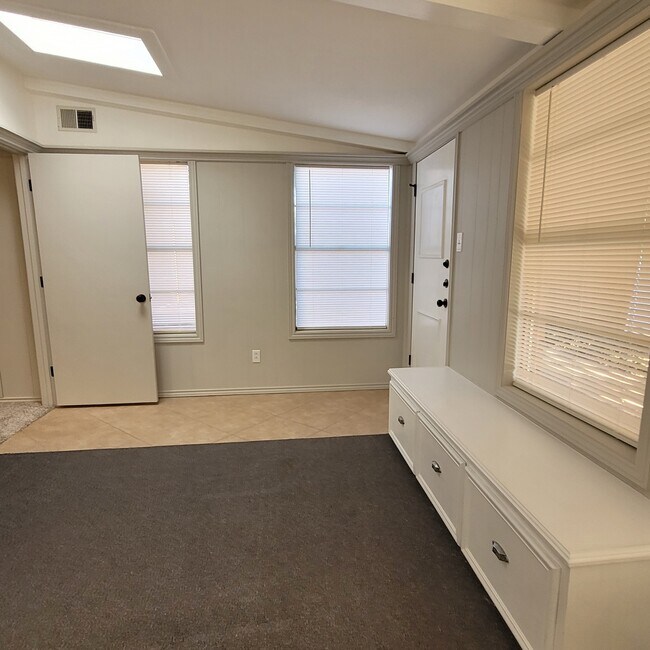 Bonus Room - 3425 74th St