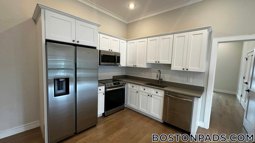 Building Photo - 16-18 Highgate St.