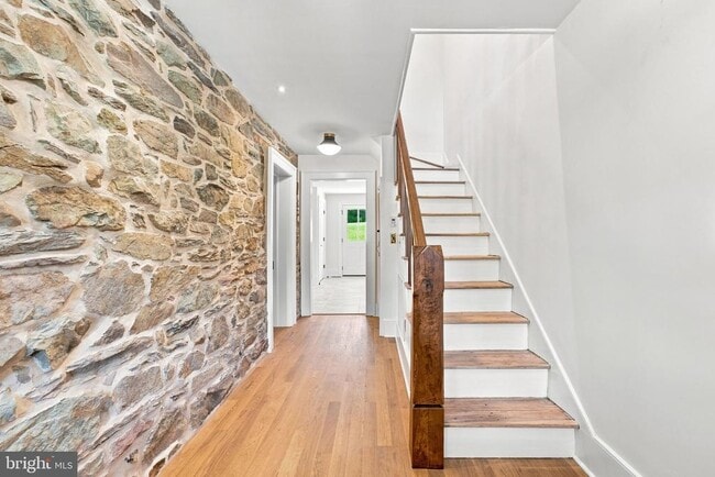 Building Photo - 5519 Hopewell Rd