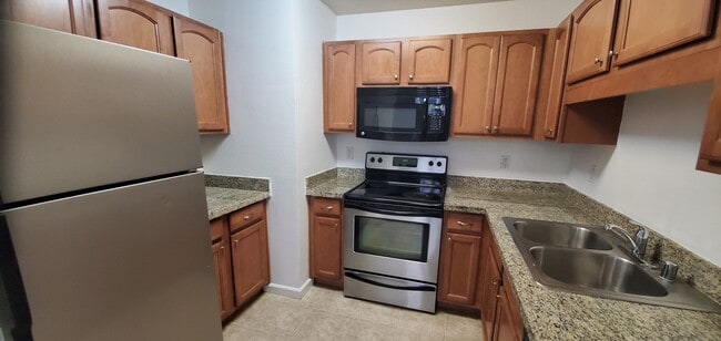 Building Photo - Gated Community Living with Pool, Tennis Courts & W/D Hookups – Escondido