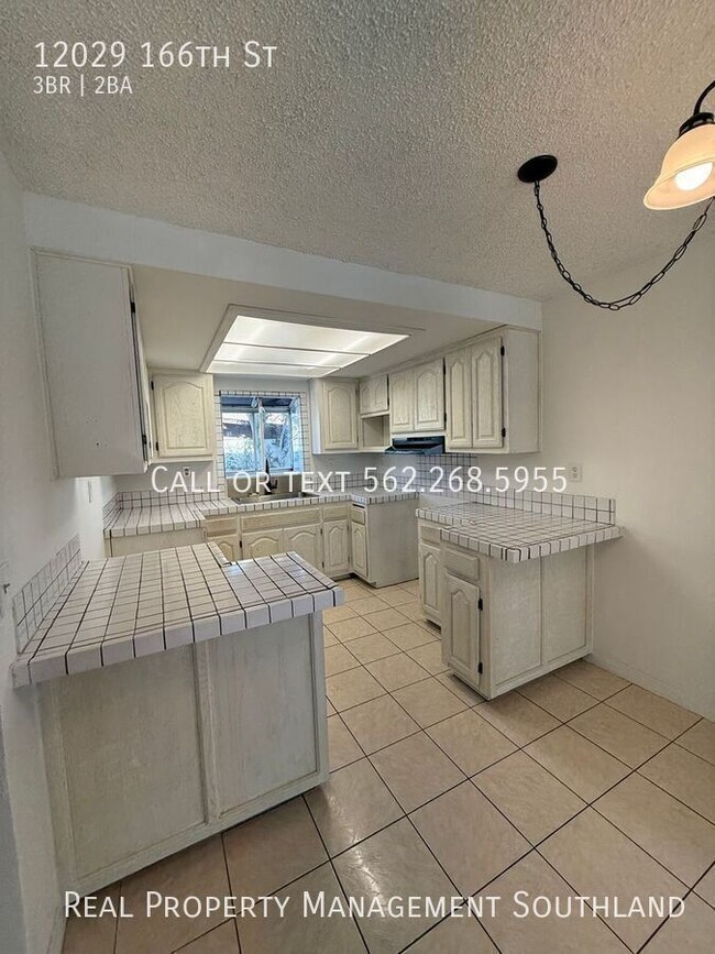 Building Photo - Three Bedroom Two Bath Home for Rent in No...