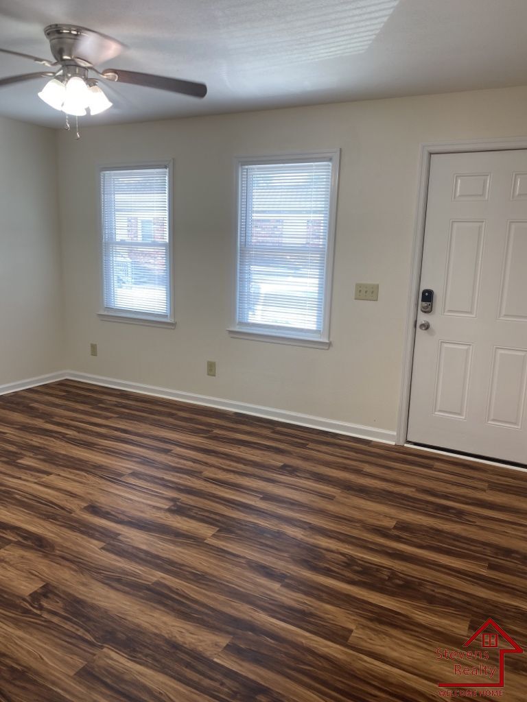 Building Photo - 500 Skyline Dr