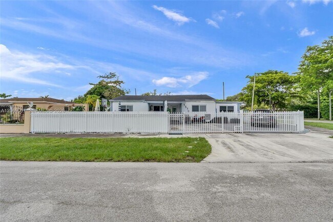 Building Photo - 1570 NW 132nd St