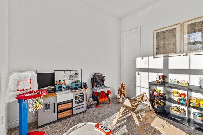 Building Photo - 2604 Sueno Pt
