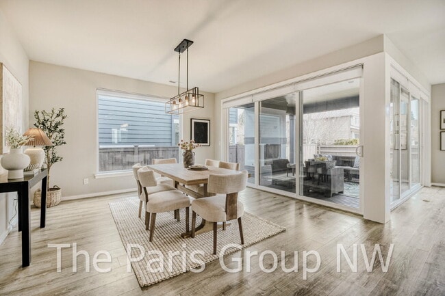 Building Photo - Luxury MainVue Maple Valley Home * UPGRADES * Central A/C * Theater Room * Outdoor Fireplace