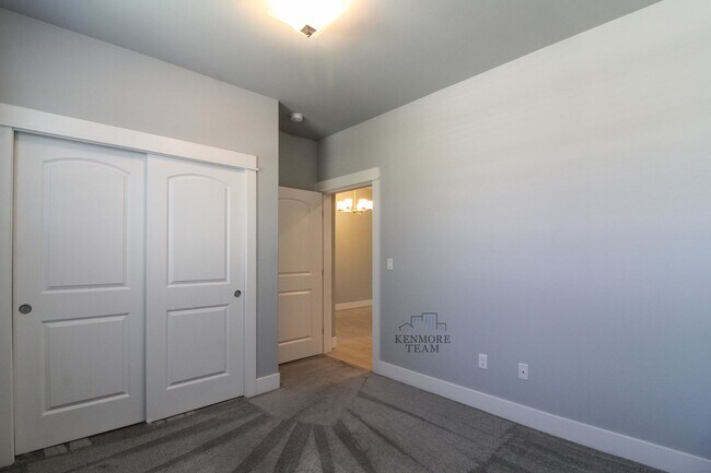 Building Photo - 9114 Ruven St