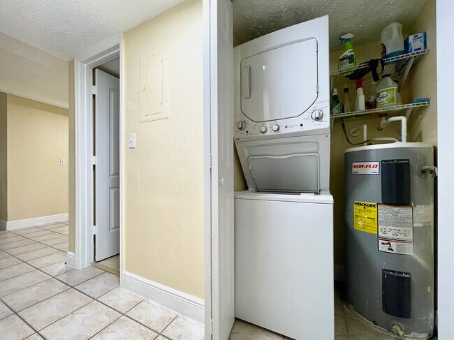 Building Photo - 1005 S Flagler Ave