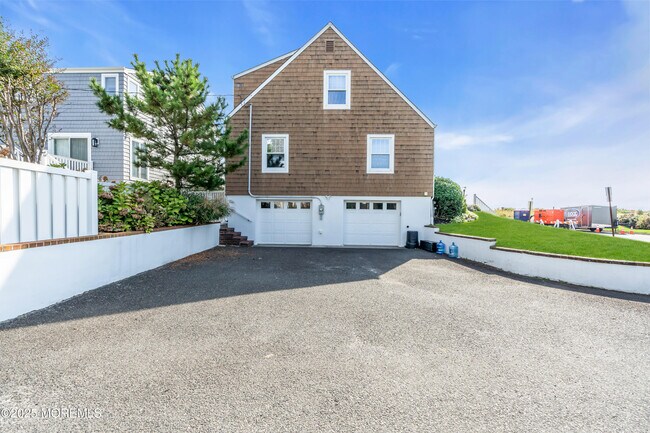 Building Photo - 411 Ocean Ave N