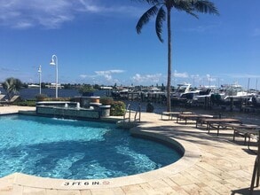 Building Photo - 117 Yacht Club Way