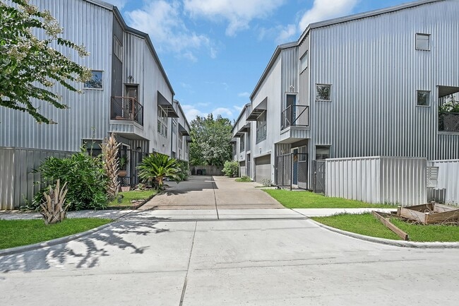 Building Photo - 1504 Cleveland St