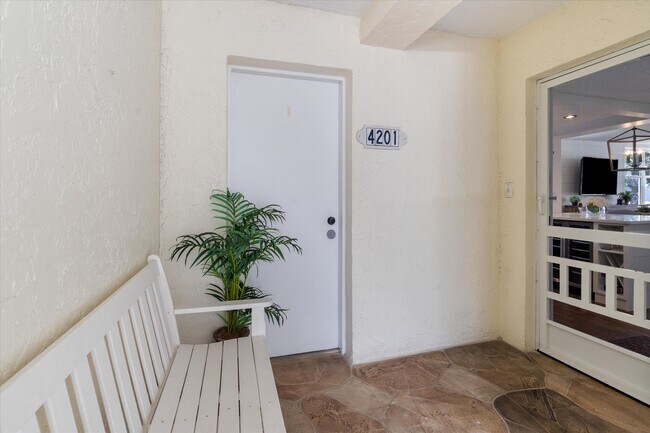 Building Photo - 1 Harbourside Dr