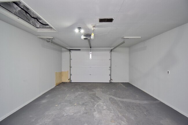 Building Photo - 12143 Audie Ct