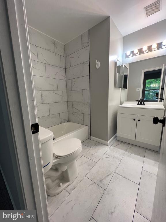 Building Photo - 3104 Dynasty Dr