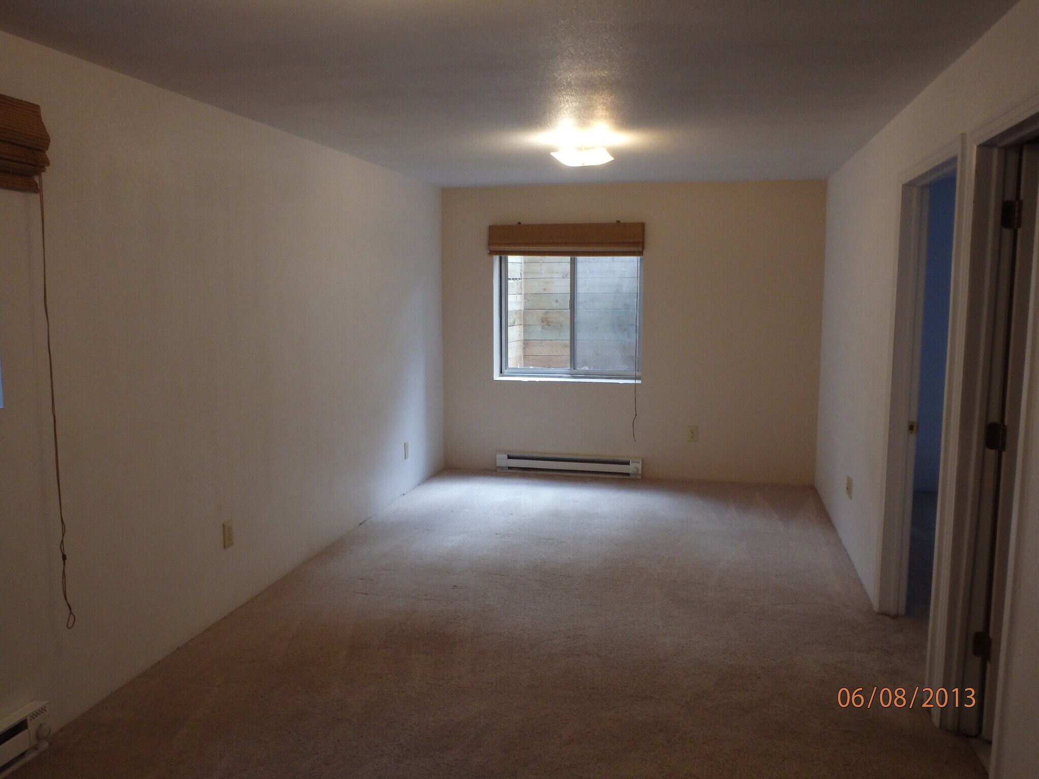 Building Photo - 605 W Lake St