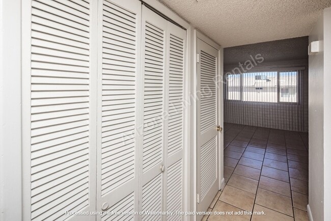 Building Photo - SAND2241