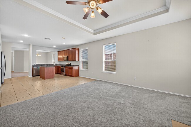 Building Photo - 1403 S Maple Dr