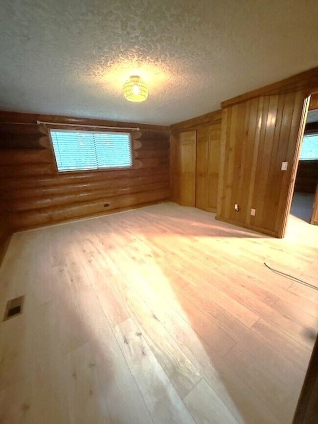 Building Photo - Country Living 3 Bedroom 2 Bath Newberg OR 97132