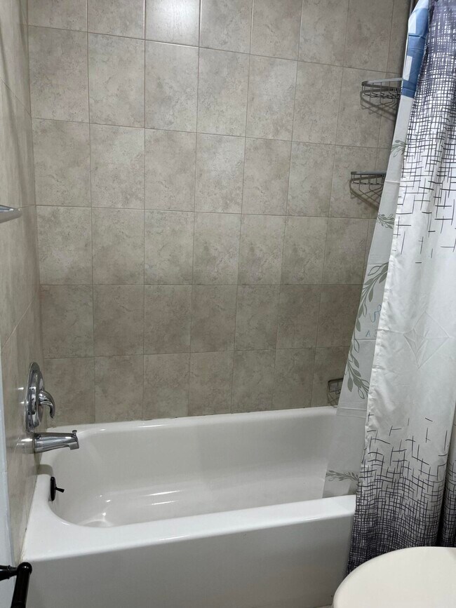 Building Photo - 1296 White Pine Dr