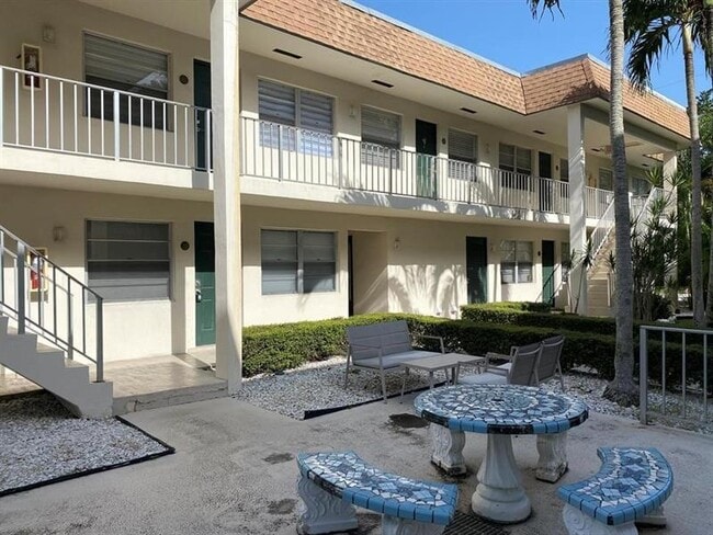 Primary Photo - 340 NW 19th St