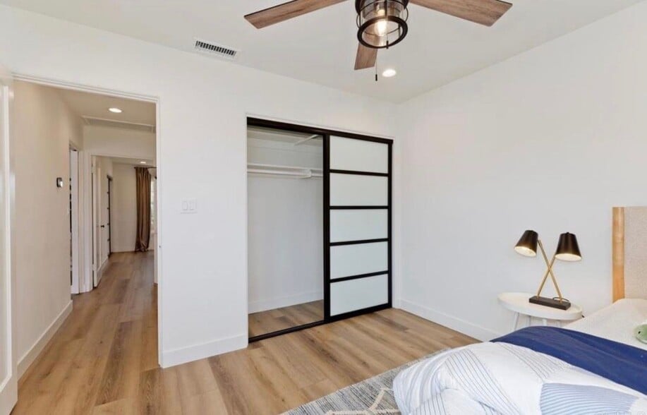 Building Photo - 4657 Lenore Dr