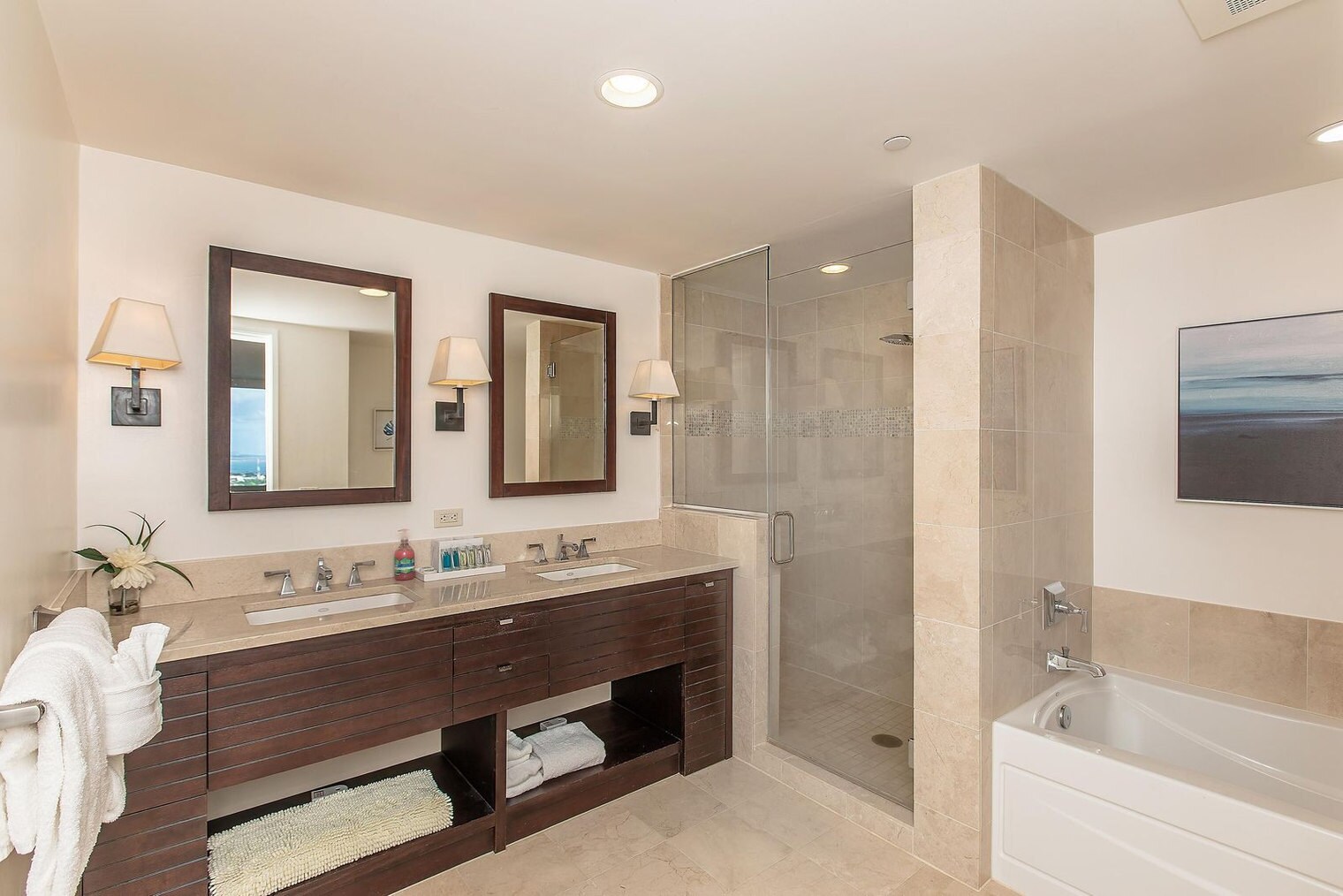 Building Photo - 1551 Ala Wai Blvd