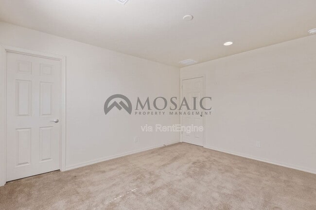 Building Photo - 3320 W Dunbar Dr