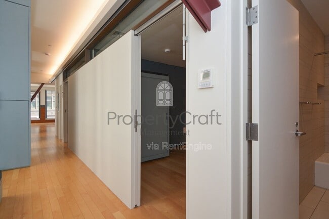Building Photo - 8 Lagrange St