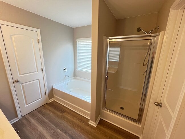 Building Photo - Pet Friendly, Three Bedroom with Bonus Room Home with Garage in Longs is Available Now!