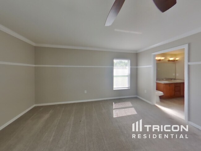 Building Photo - 2704 Oak Hammock Loop