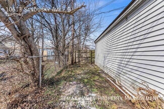 Building Photo - 10613 Sandusky Ave