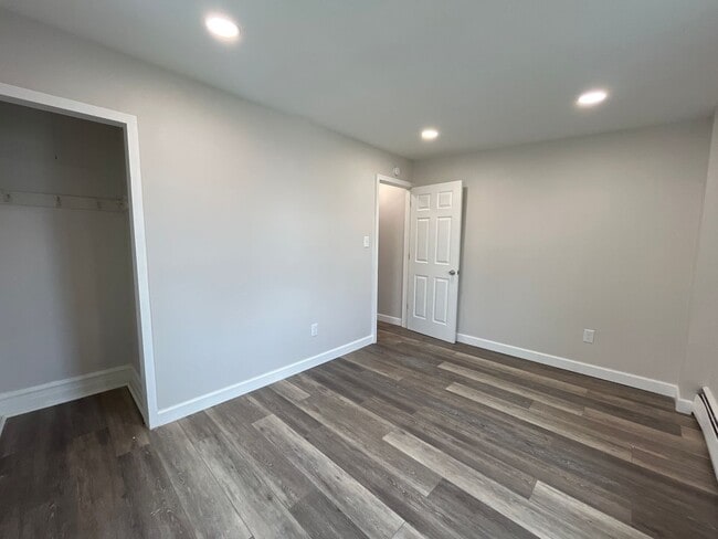 Building Photo - Freshly updated 3-bedroom, 1-bath twin hom...