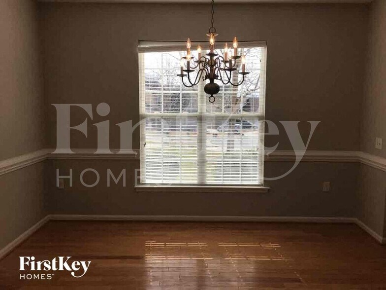 Building Photo - 4065 Eastford Court