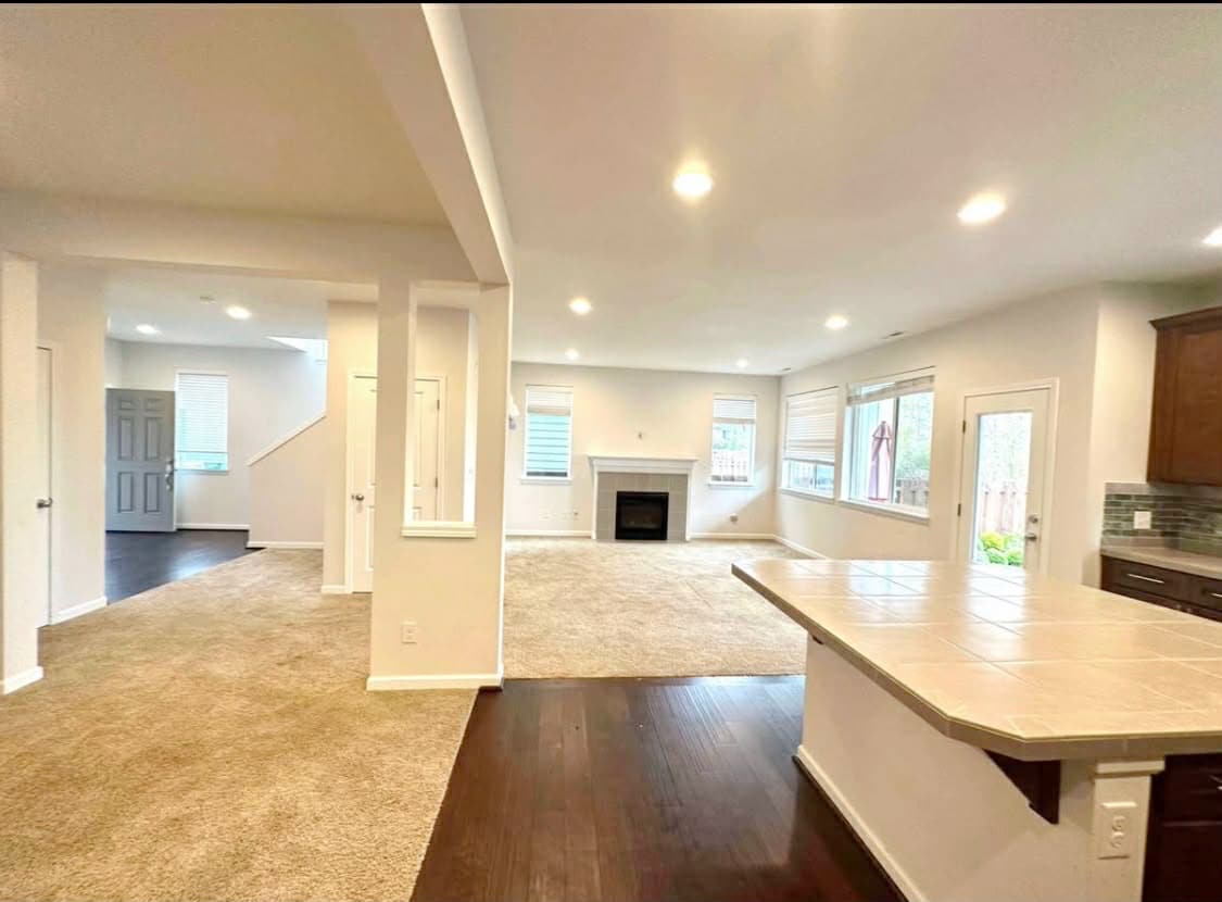 Building Photo - 3107 44th St SE